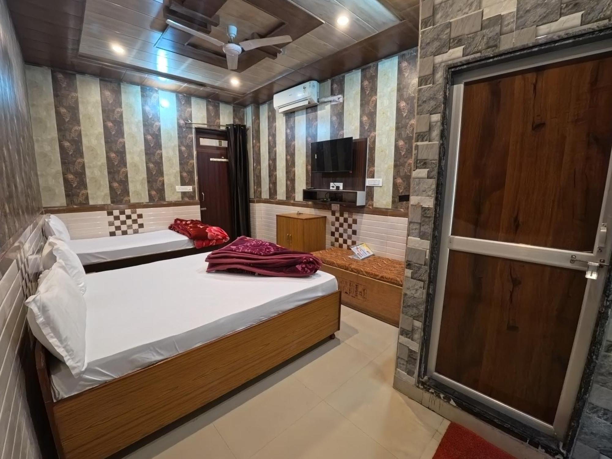 Hotel Aapno Shyam And Restaurant Khatu Exterior photo